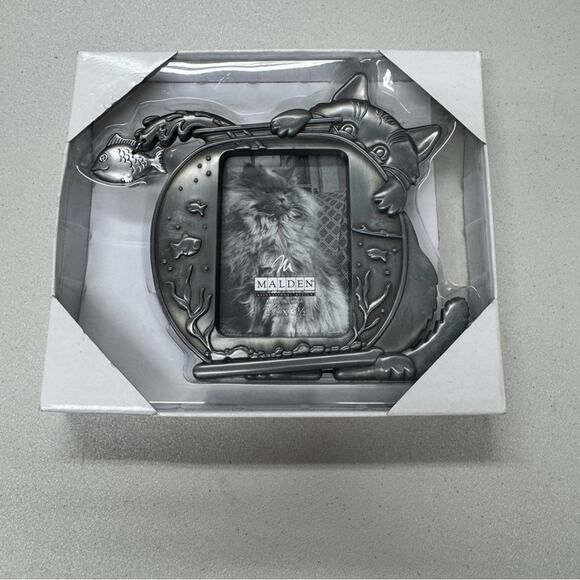 Malden Pewter Silver Kitty Cat Picture Frame 2.5 x 3.5 Cute Fish Bowl - Picture 4 of 5